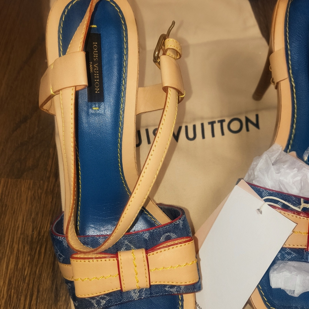 Louis Vuitton Women's Blue and Tan Sandals
